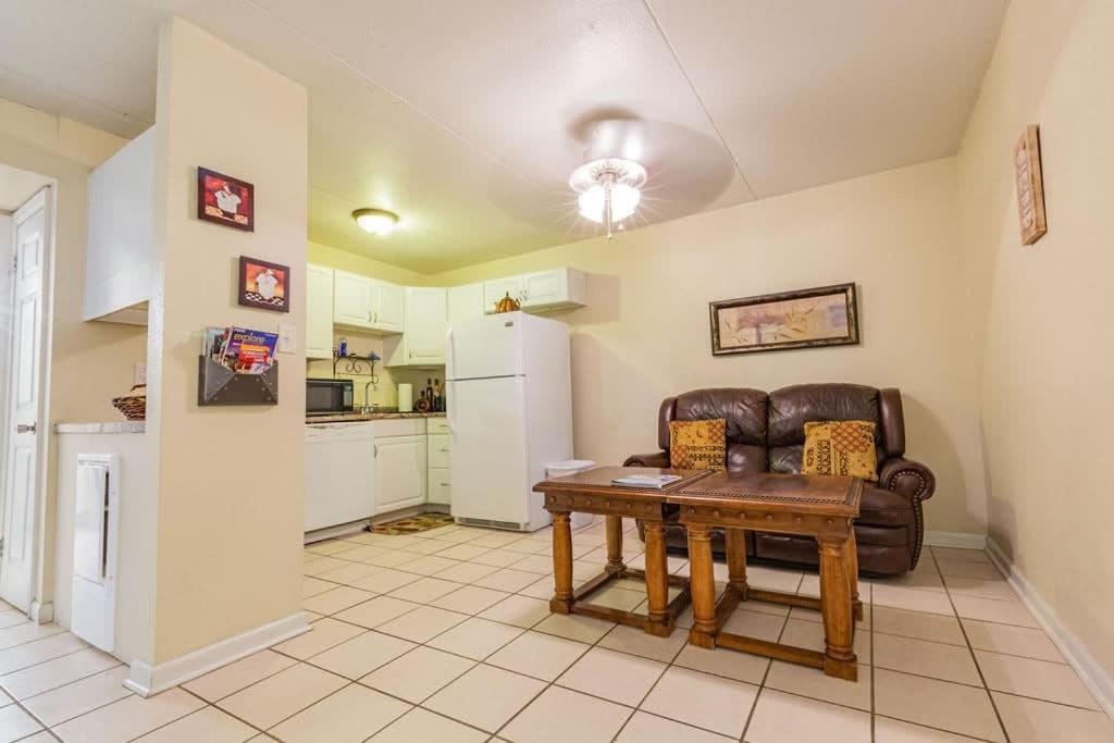 2-Bed, 1-Bath Apartment Near I-24, Great Location Чаттануга Экстерьер фото