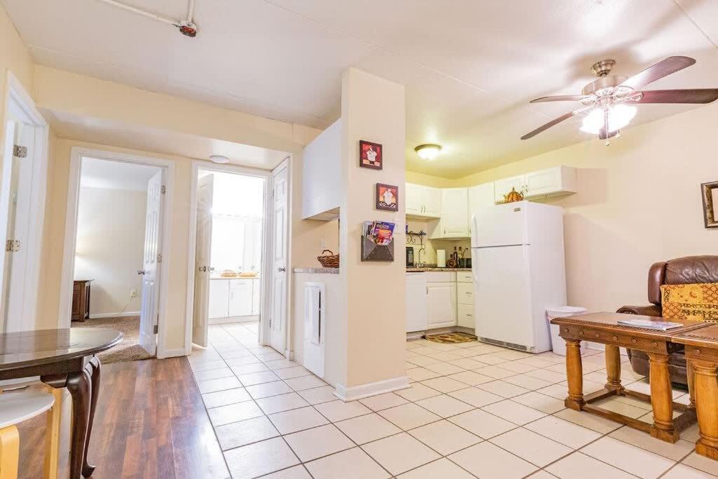 2-Bed, 1-Bath Apartment Near I-24, Great Location Чаттануга Экстерьер фото