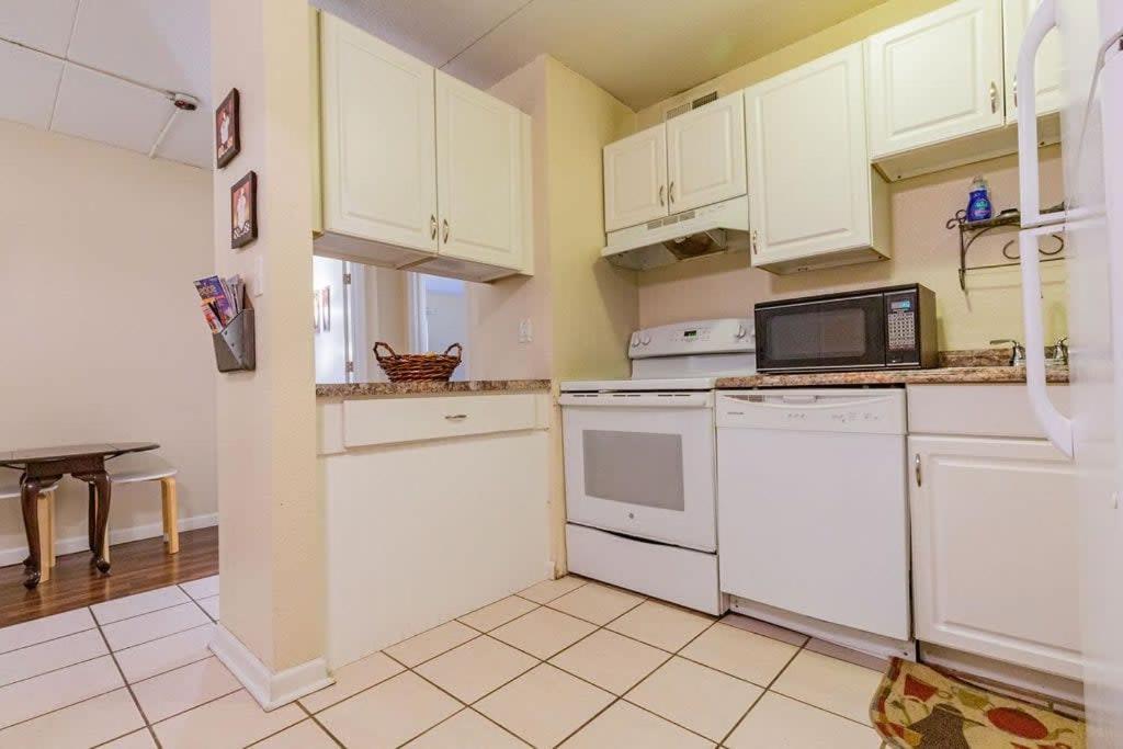2-Bed, 1-Bath Apartment Near I-24, Great Location Чаттануга Экстерьер фото